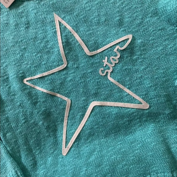 NEW T/O Girl's Green Star Sweater - Picture 2 of 3